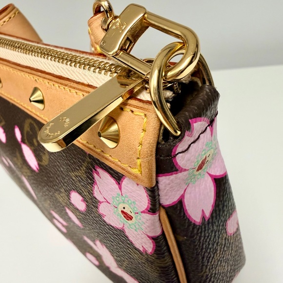 LOUIS VUITTON Monogram Cherry Blossom Takashi Murakami Pochette Accessories Bag - Picture 6 of 11
